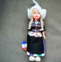 8'' DUTCH ROZETTA HOLLAND ORIGINAL SOUVENIR DOLL, TAG, CASE #13
